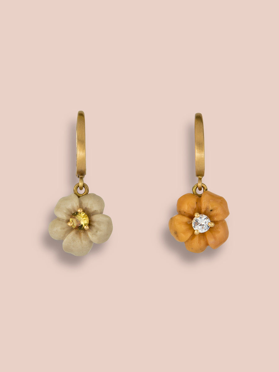 Lava flower pendant earrings - Yellow and Cream