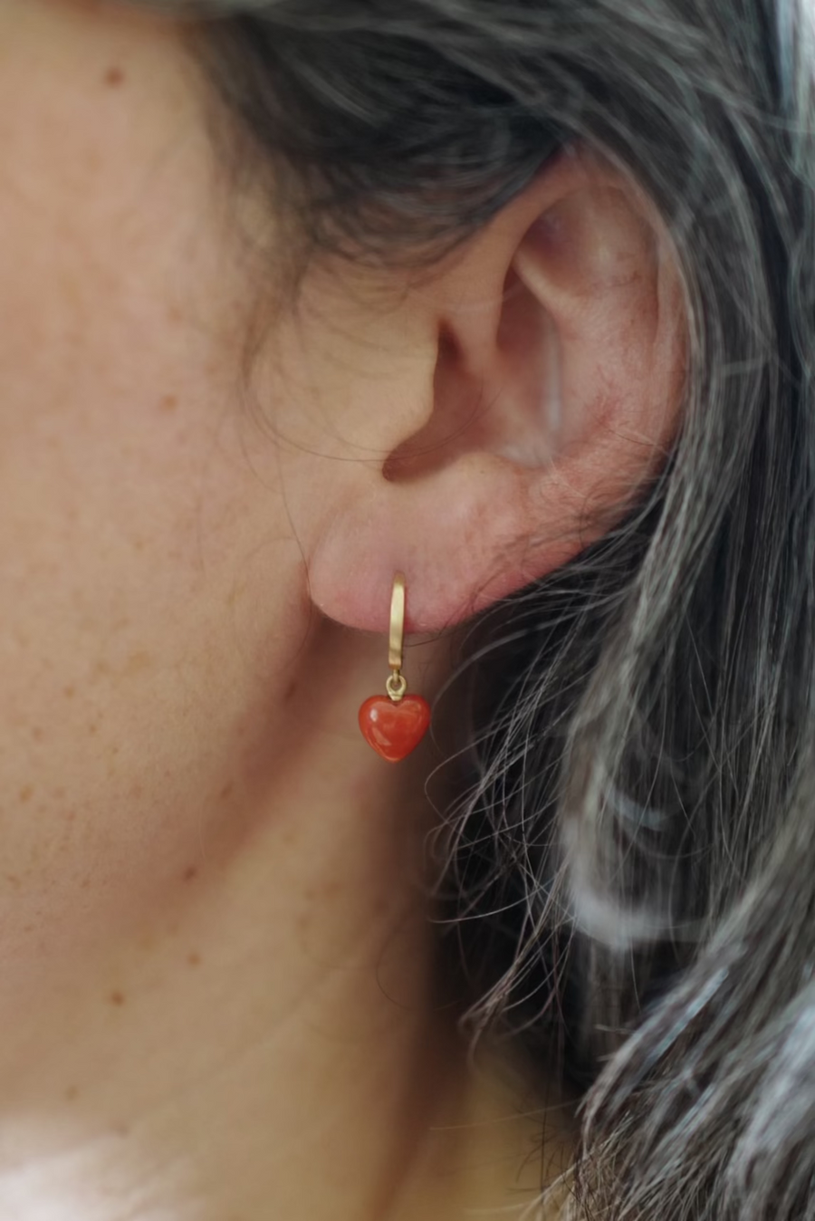 Mini heart leverback earrings - Coral