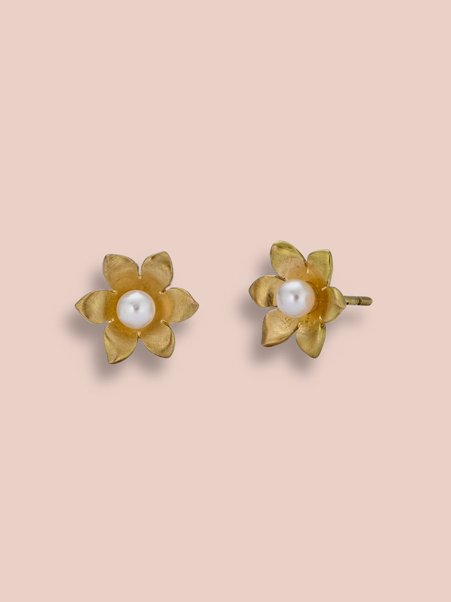 Gold flower studs - Akoya Pearl