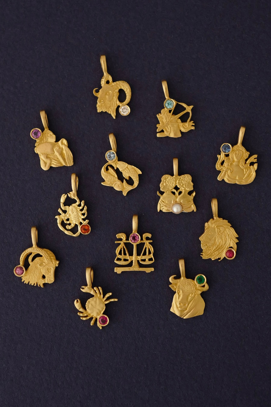 Lo Zodiaco - Virgo Pendant  - Sapphire