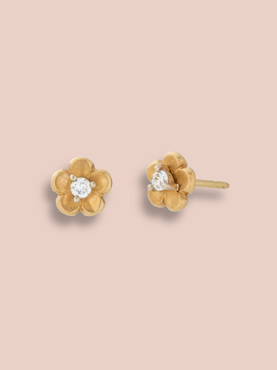 Petite gold flower studs - Diamond